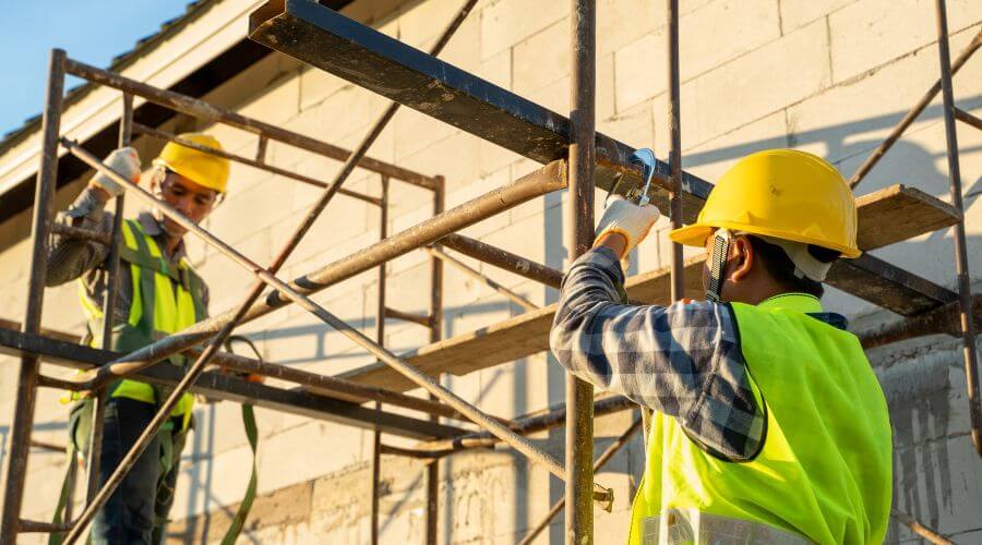 Professional gutter cleaning in Yacolt, WA